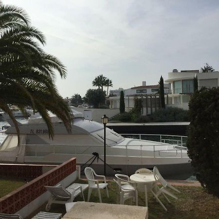 Appartement Rez De Jardin Emplacement #1 إمبوريابرافا المظهر الخارجي الصورة